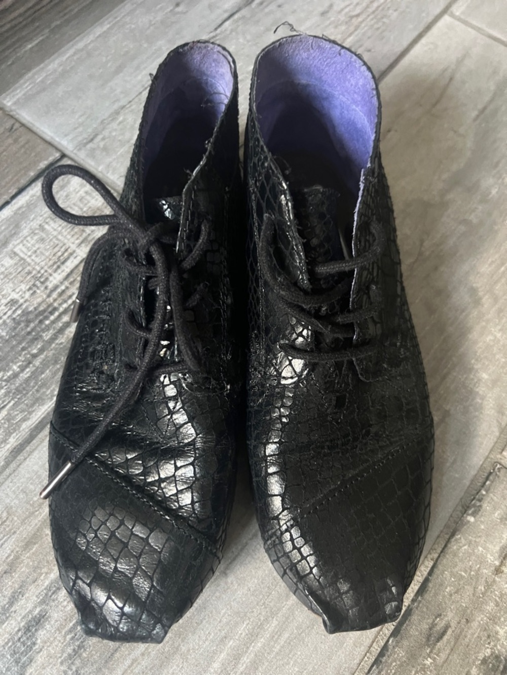 Toms Black Croc-Embossed Lace-Up Ankle Boots